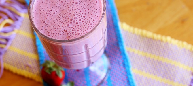 Retro Recipes: Strawberry-Oatmeal Breakfast Shake